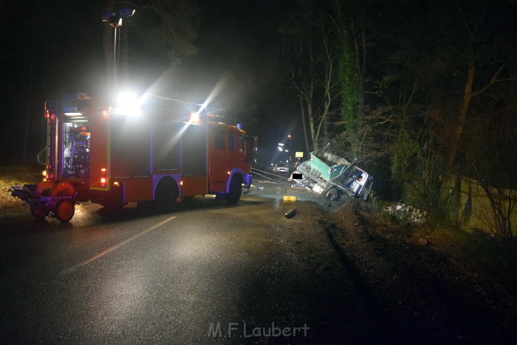 Container LKW umgestuerzt Koeln Brueck Bruecker- Dellbruecker Mauspfad P249.JPG - Miklos Laubert